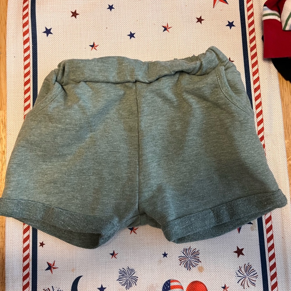 Boys shorts 4T